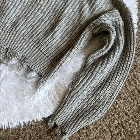 Zaful Sweater Raw Hem Fringe Long Sleeve Vneck Womens Medium - Picture 3 of 8